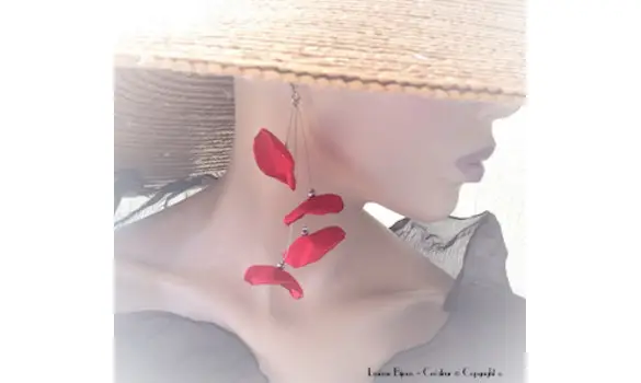 Boucles ROUGE 4 pétales