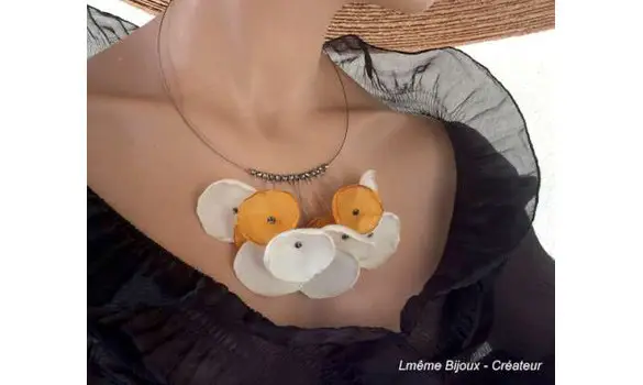 Collier CHANIA CHIC 9 pétales